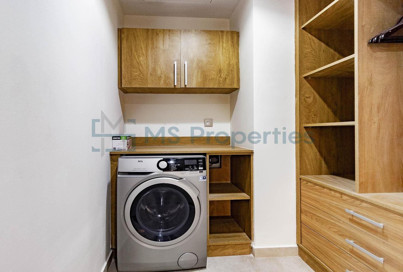 Sea View 1BHK Flat with Balcony +Bills Included
