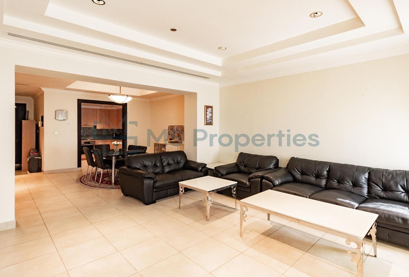 10b2c7b5-e698-4e93-9479-cb446bb9f890-03e89094-53ab-4af3-ac6f-86602a3fda0f Captivating 1-Bedroom Flat with Great Window View