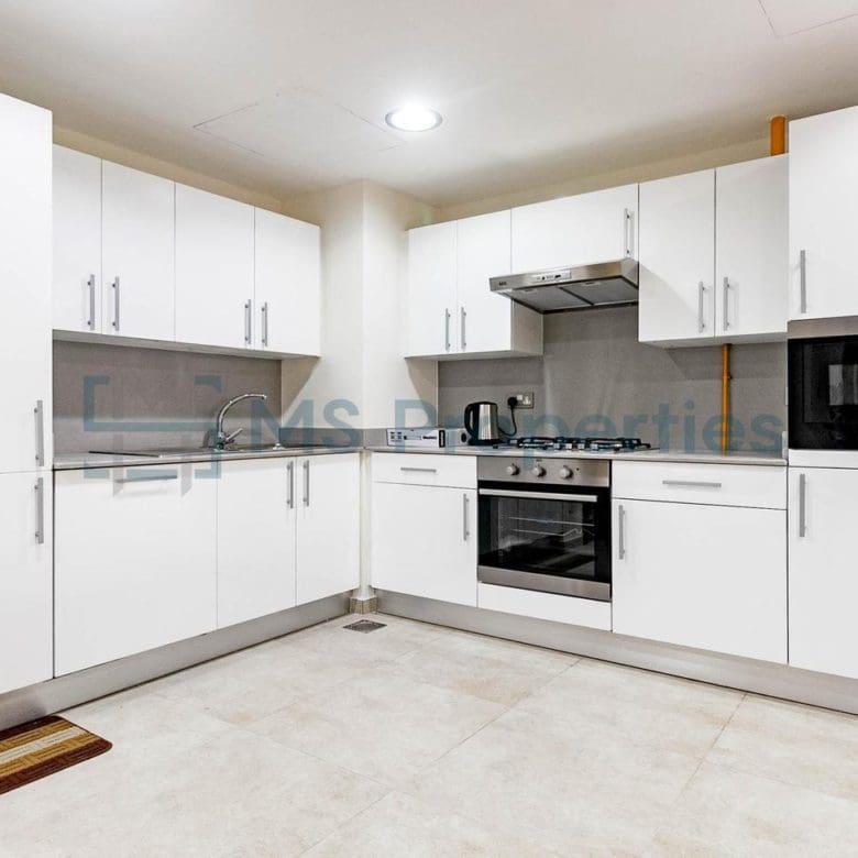 Sea View 1BHK Flat with Balcony +Bills Included