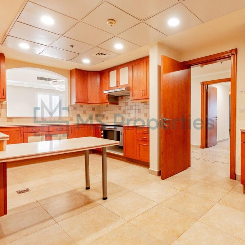 Sophisticated 3BHK+Maid Flat | High Floor