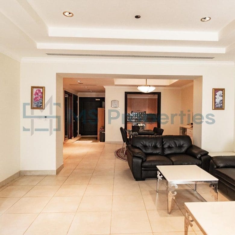 Captivating 1-Bedroom Flat with Great Window View