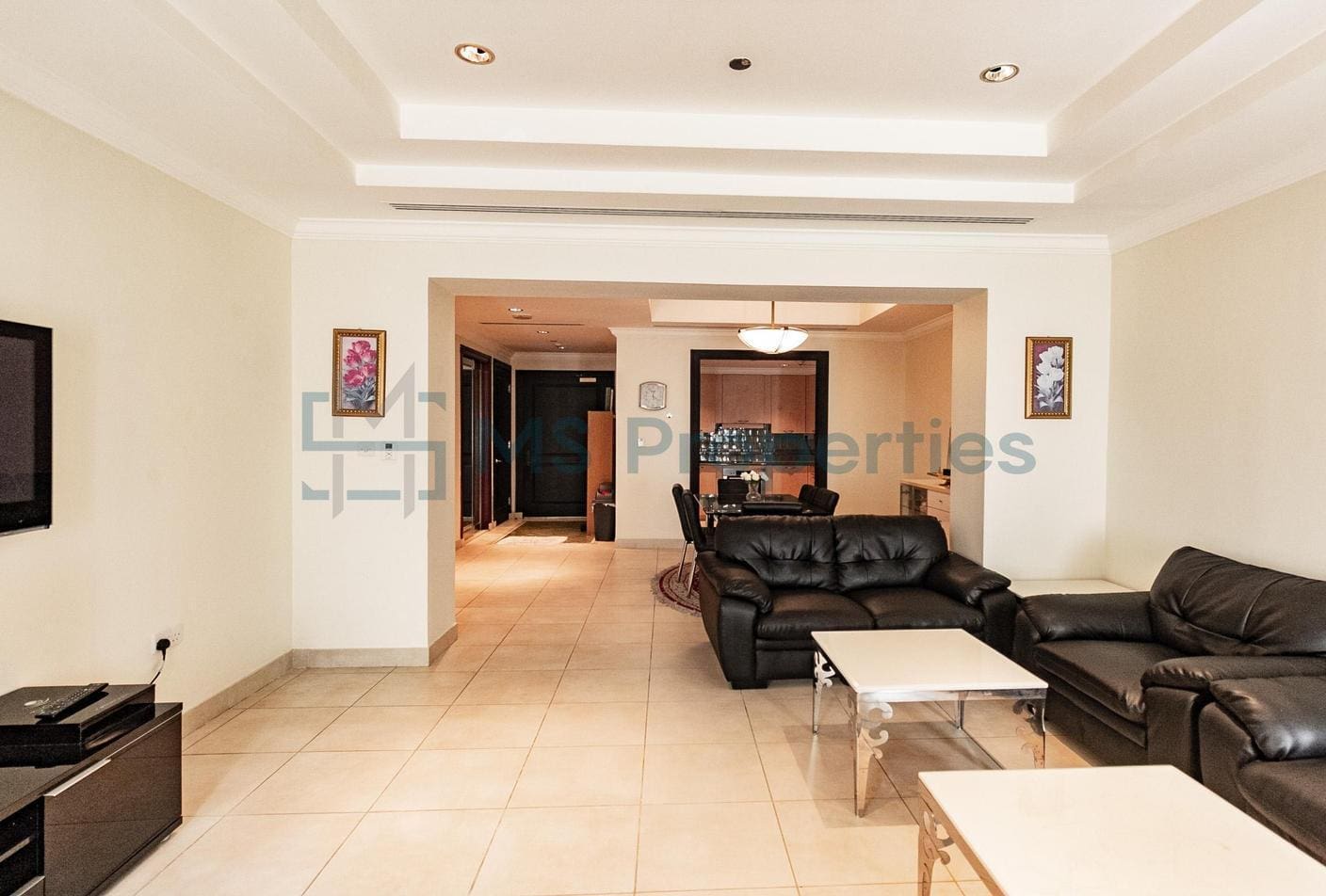 Captivating 1-Bedroom Flat with Great Window View