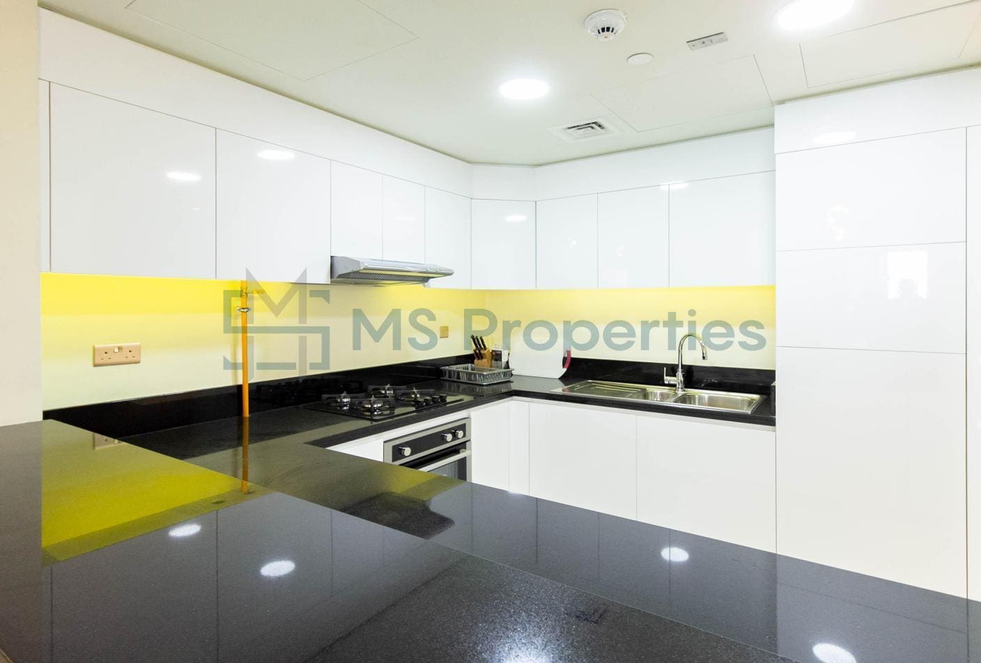 Bright and Perfect 2BR Flat with Sea View Balcony