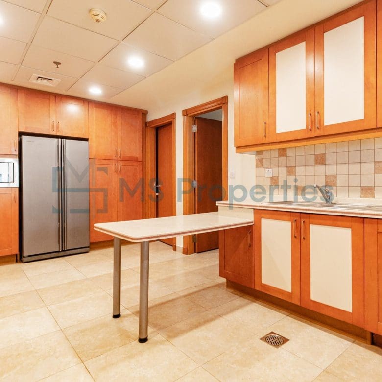 Sophisticated 3BHK+Maid Flat | High Floor
