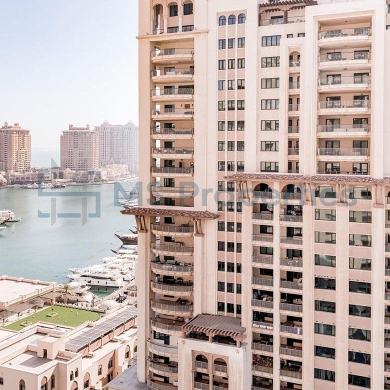 Captivating 1-Bedroom Flat with Great Window View