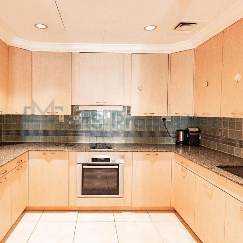 Captivating 1-Bedroom Flat with Great Window View
