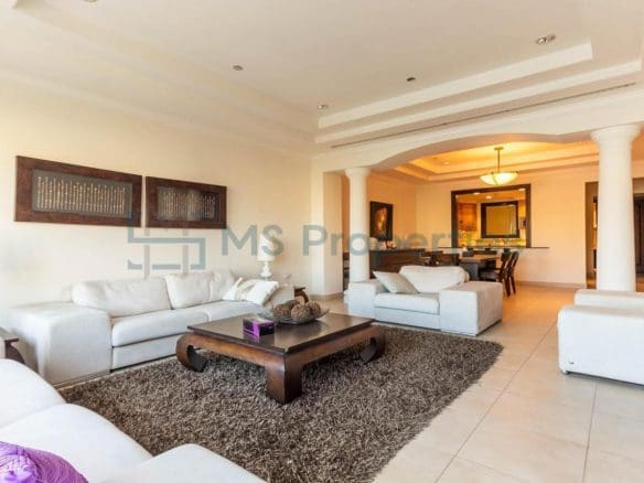 Cozy 2BHK Townhouse with Balcony +Bills Included