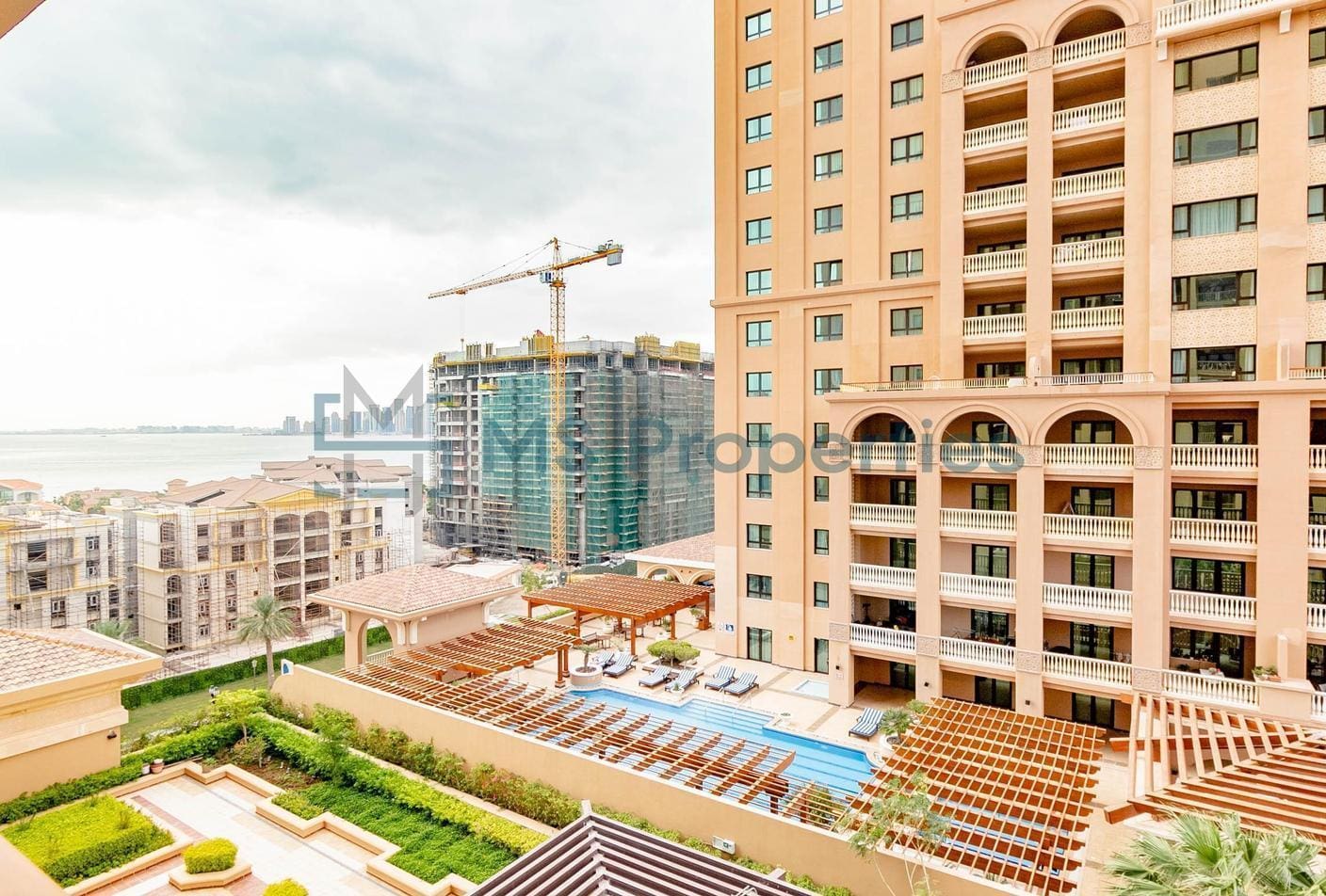 Beautiful Studio Apartment with Amazing Balcony