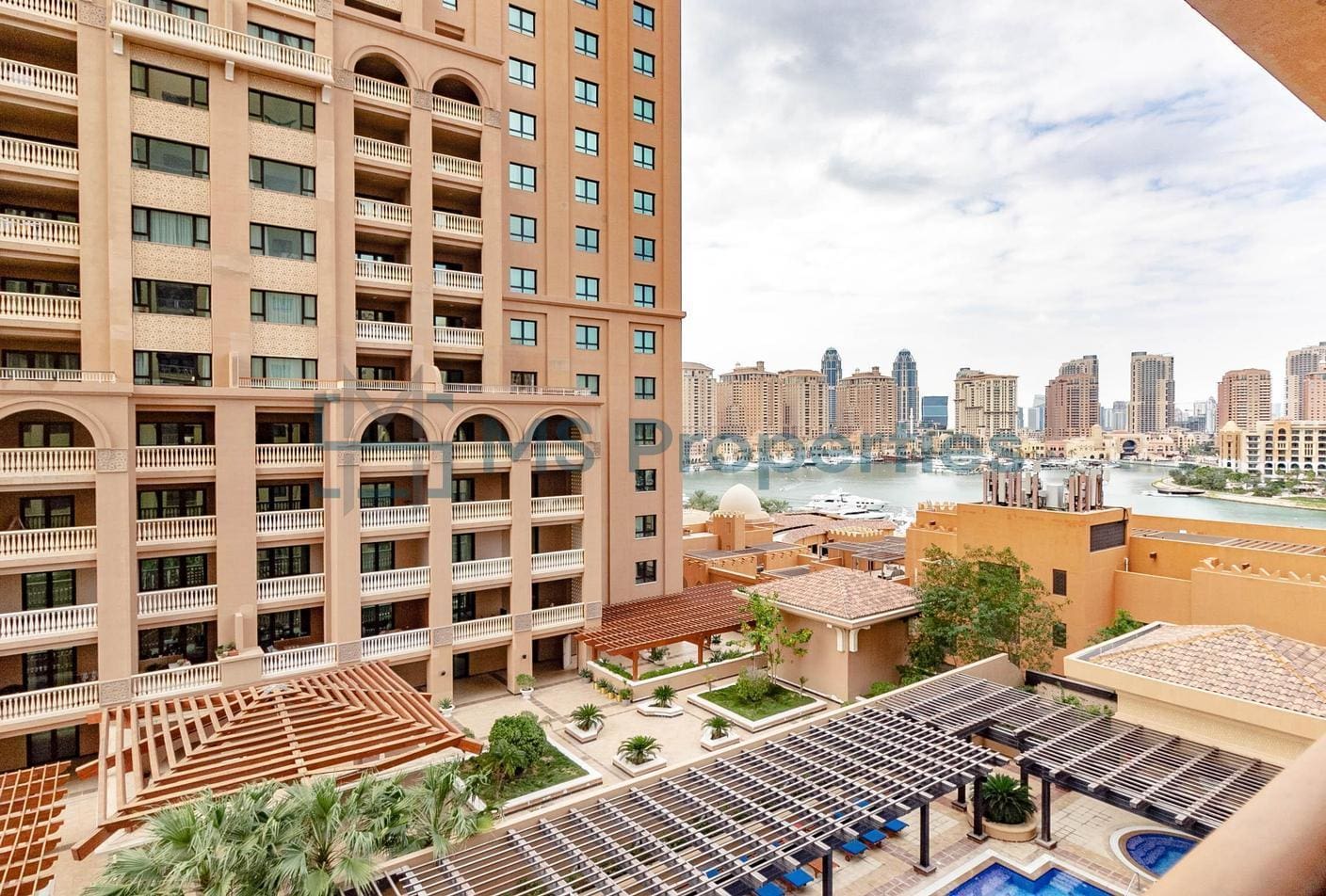 Beautiful Studio Apartment with Amazing Balcony