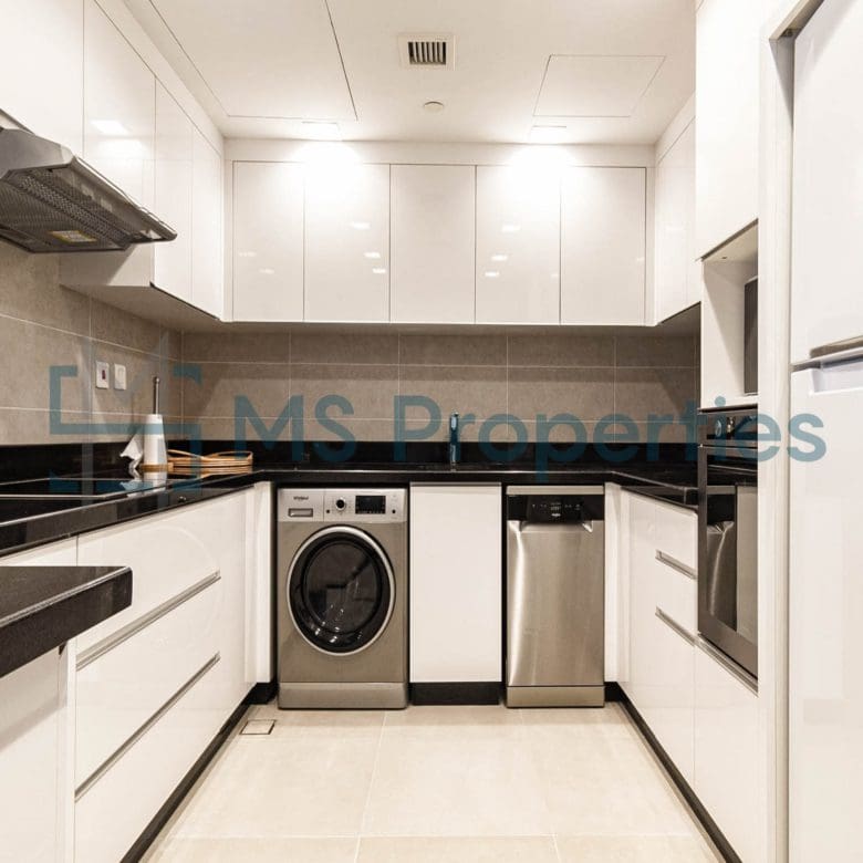 Spacious Cozy 1BHK Flat with Marina View Balcony