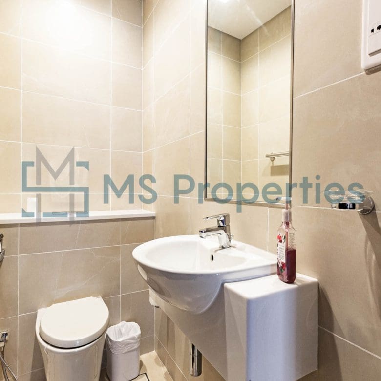Spacious Cozy 1BHK Flat with Marina View Balcony