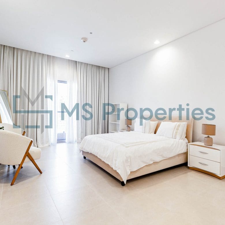 Spacious Cozy 1BHK Flat with Marina View Balcony