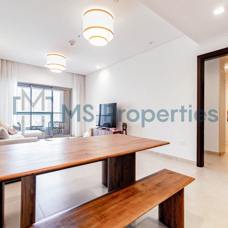 Spacious Cozy 1BHK Flat with Marina View Balcony
