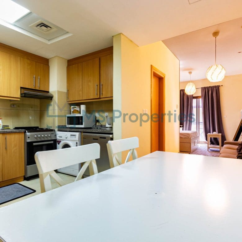 Cozy Studio Apartment with View Balcony