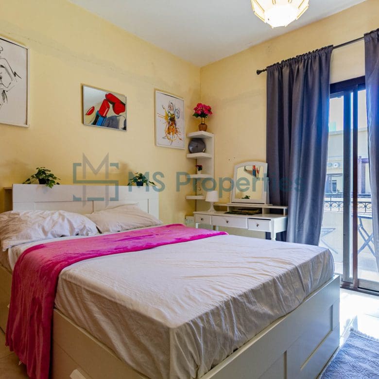 Cozy Studio Apartment with View Balcony