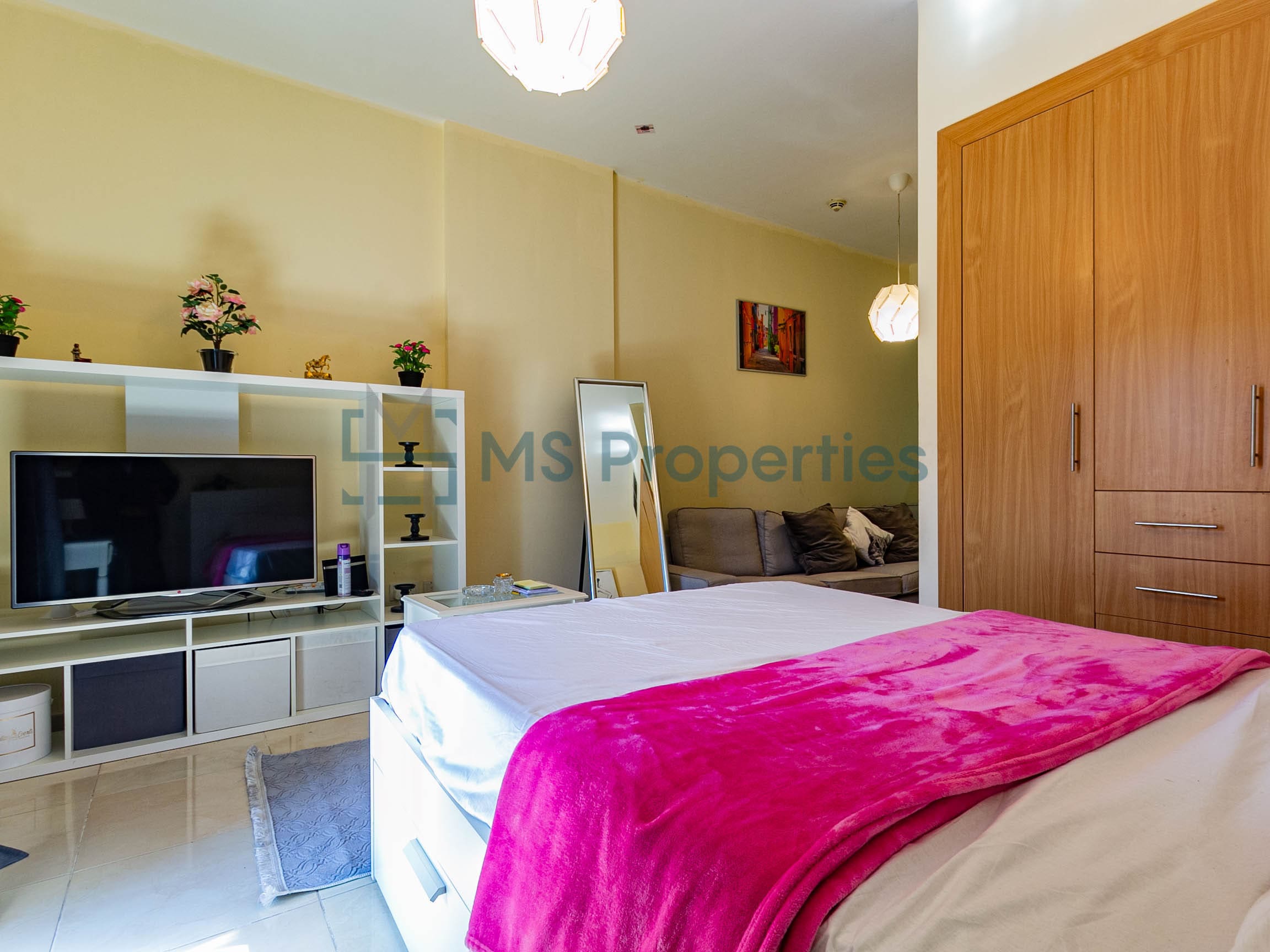 Cozy Studio Apartment with View Balcony