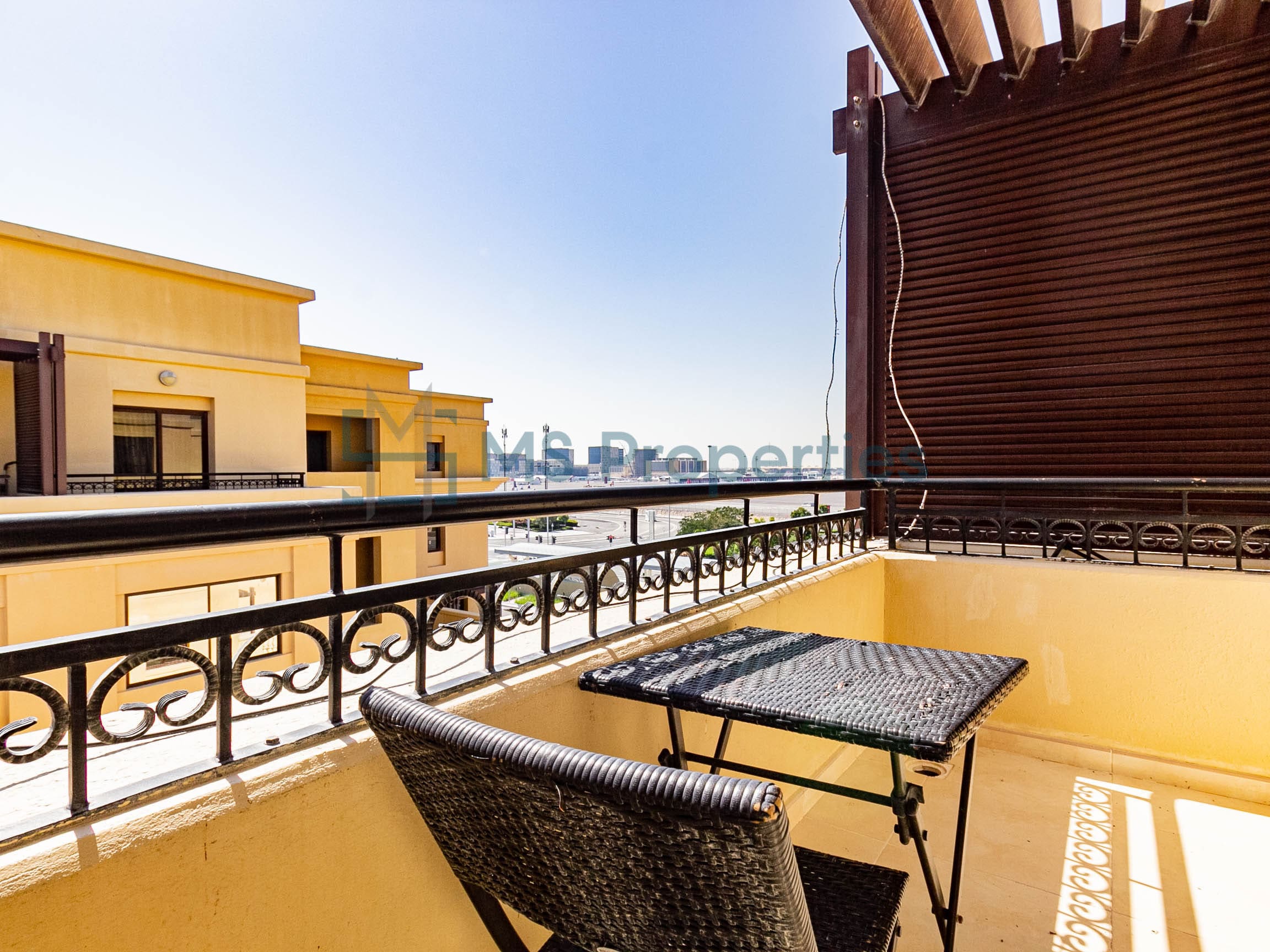 Cozy Studio Apartment with View Balcony