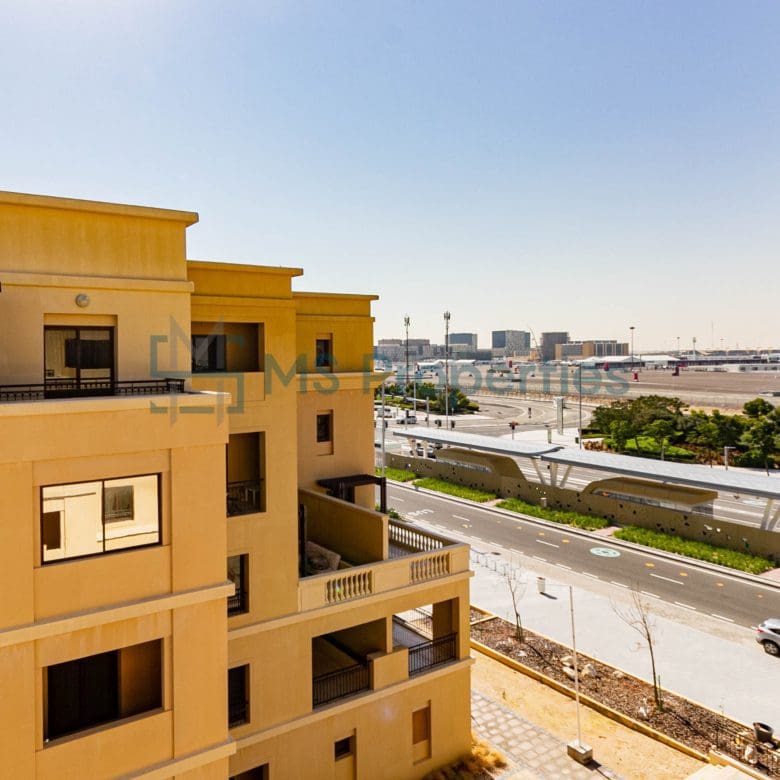 Cozy Studio Apartment with View Balcony
