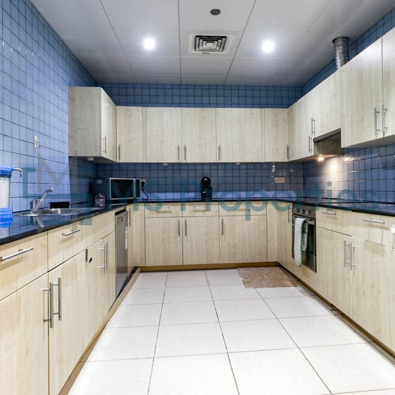Full Marina | 2BHK Flat with Marina Balcony