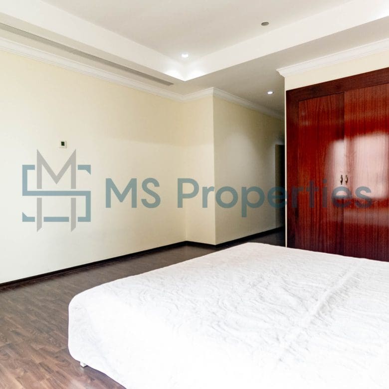 Full Marina | 2BHK Flat with Marina Balcony