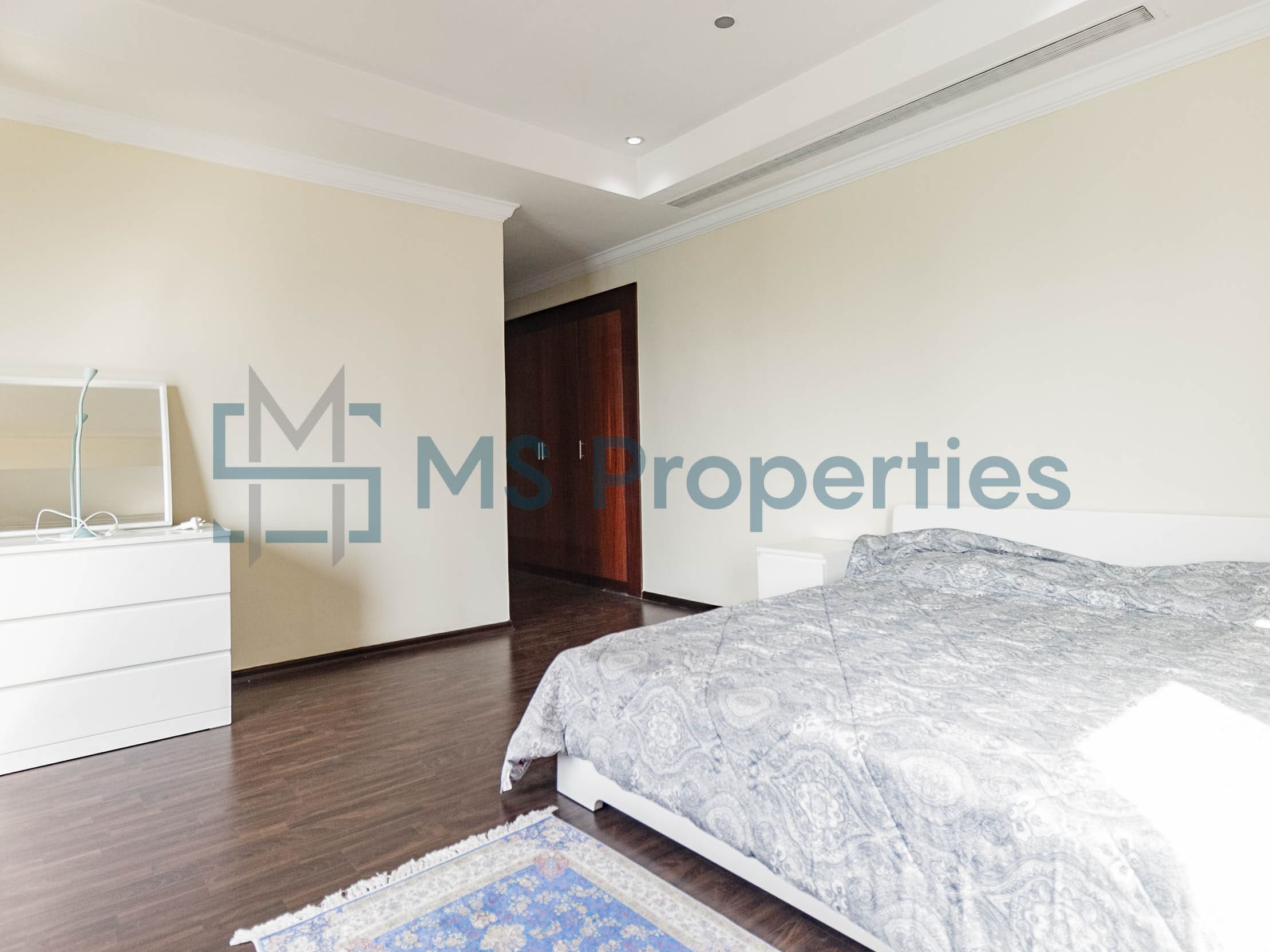 Full Marina | 2BHK Flat with Marina Balcony