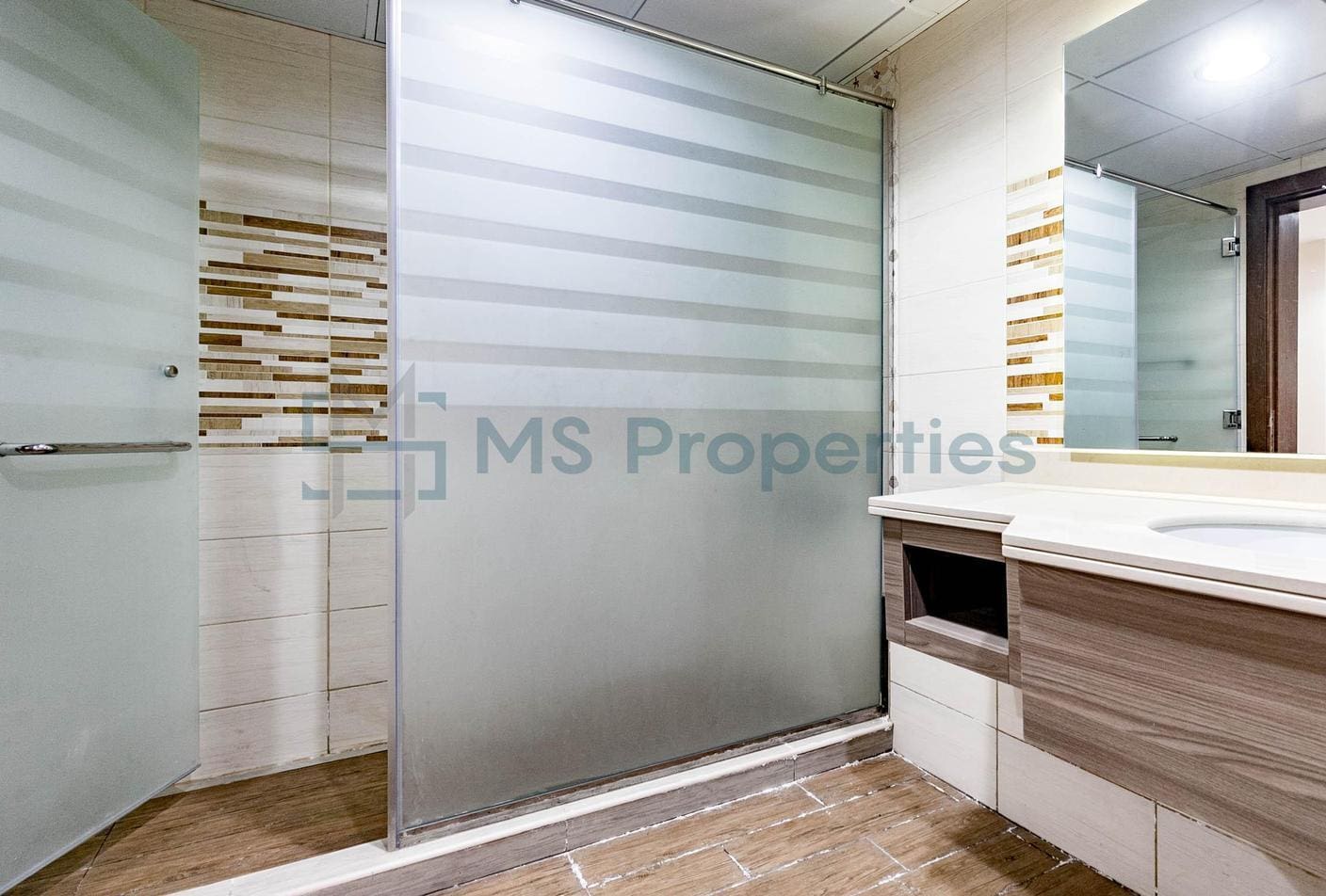 Sea View 1BHK Flat with Balcony +Bills Included