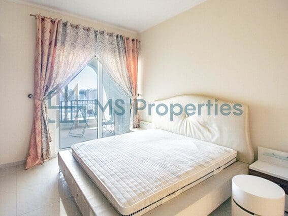 Charming Studio Apartment with Sea View Balcony