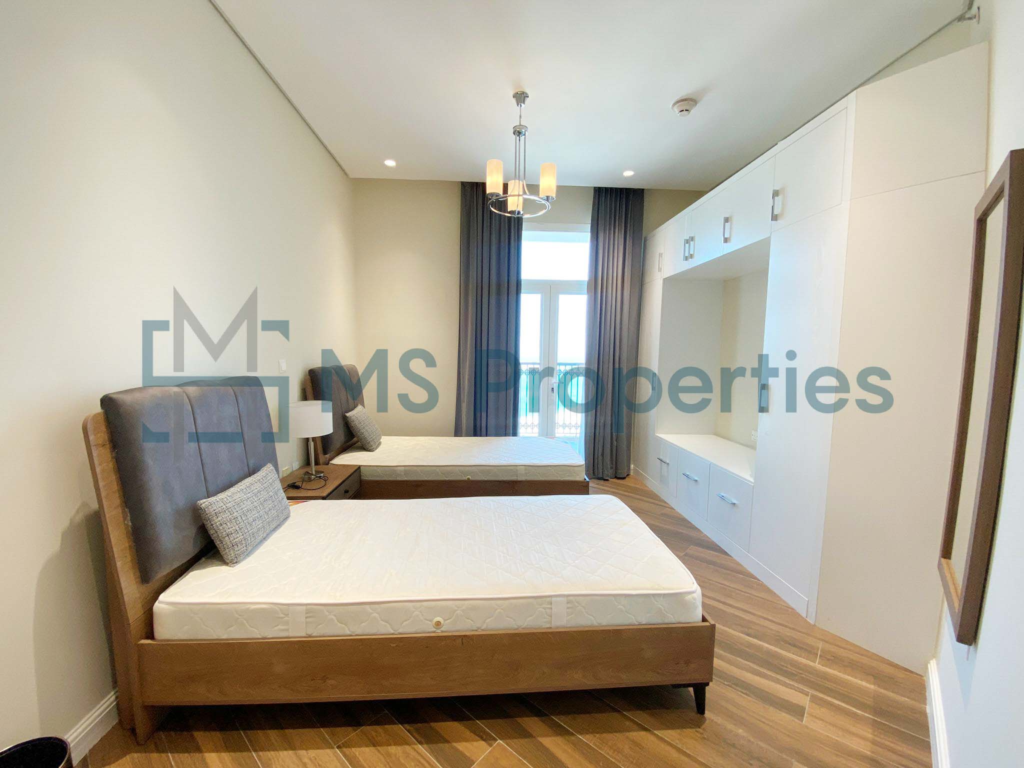 Stunning and Classic 2BHK Flat in The Pearl Area