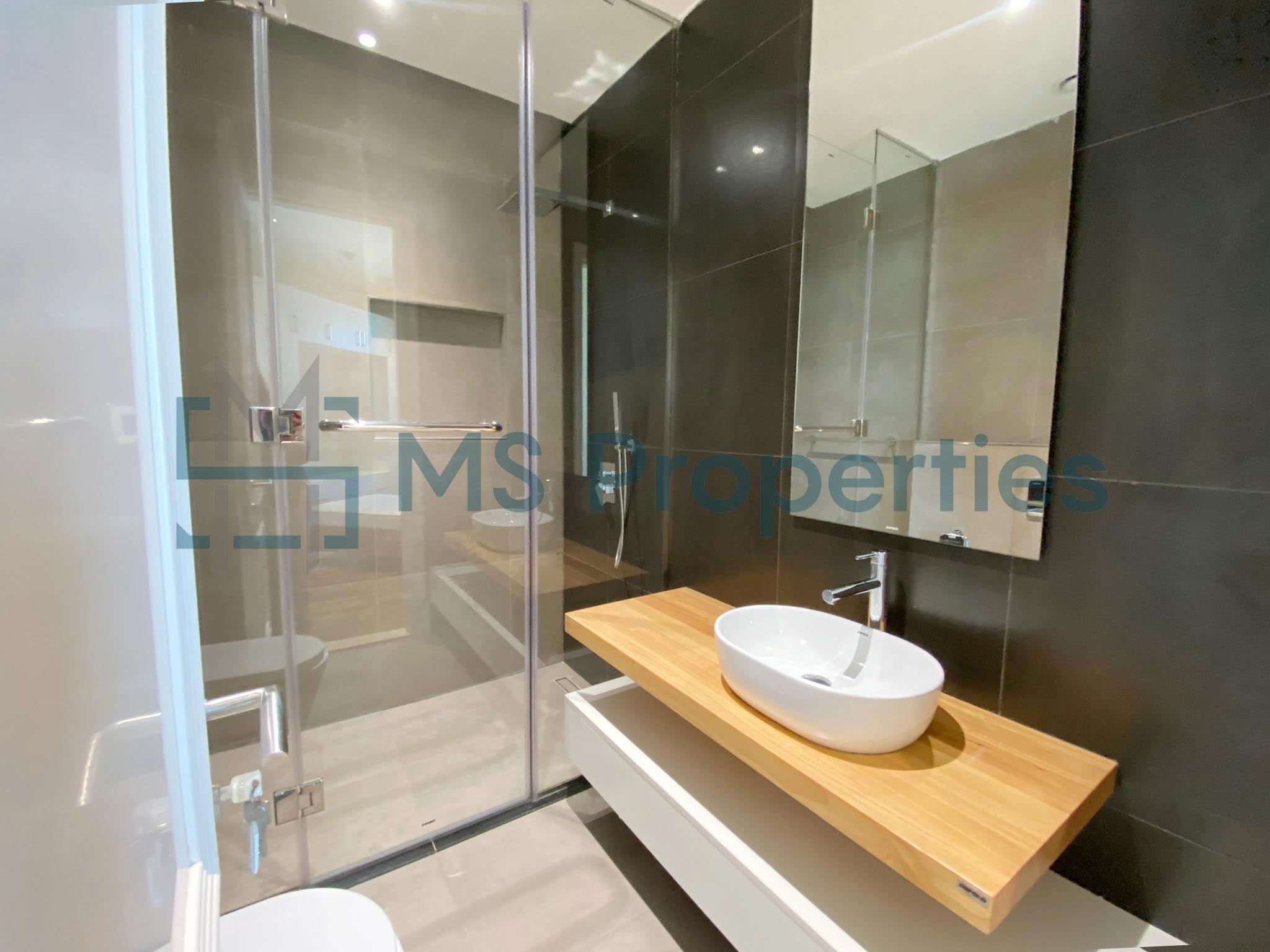Stunning and Classic 2BHK Flat in The Pearl Area