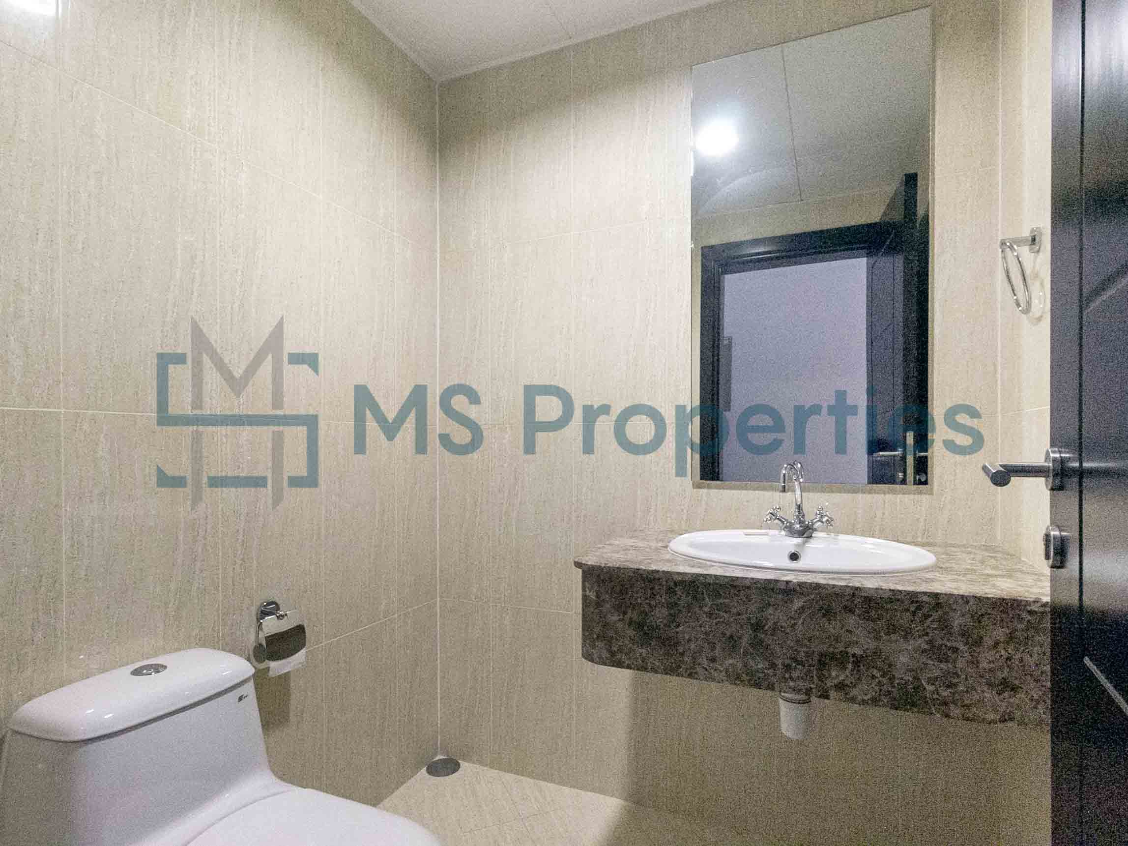 Sophisticated 2BR Apartment | Marina View Balcony