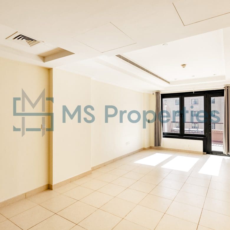 Large Terrace Studio Apartment Marina View Balcony
