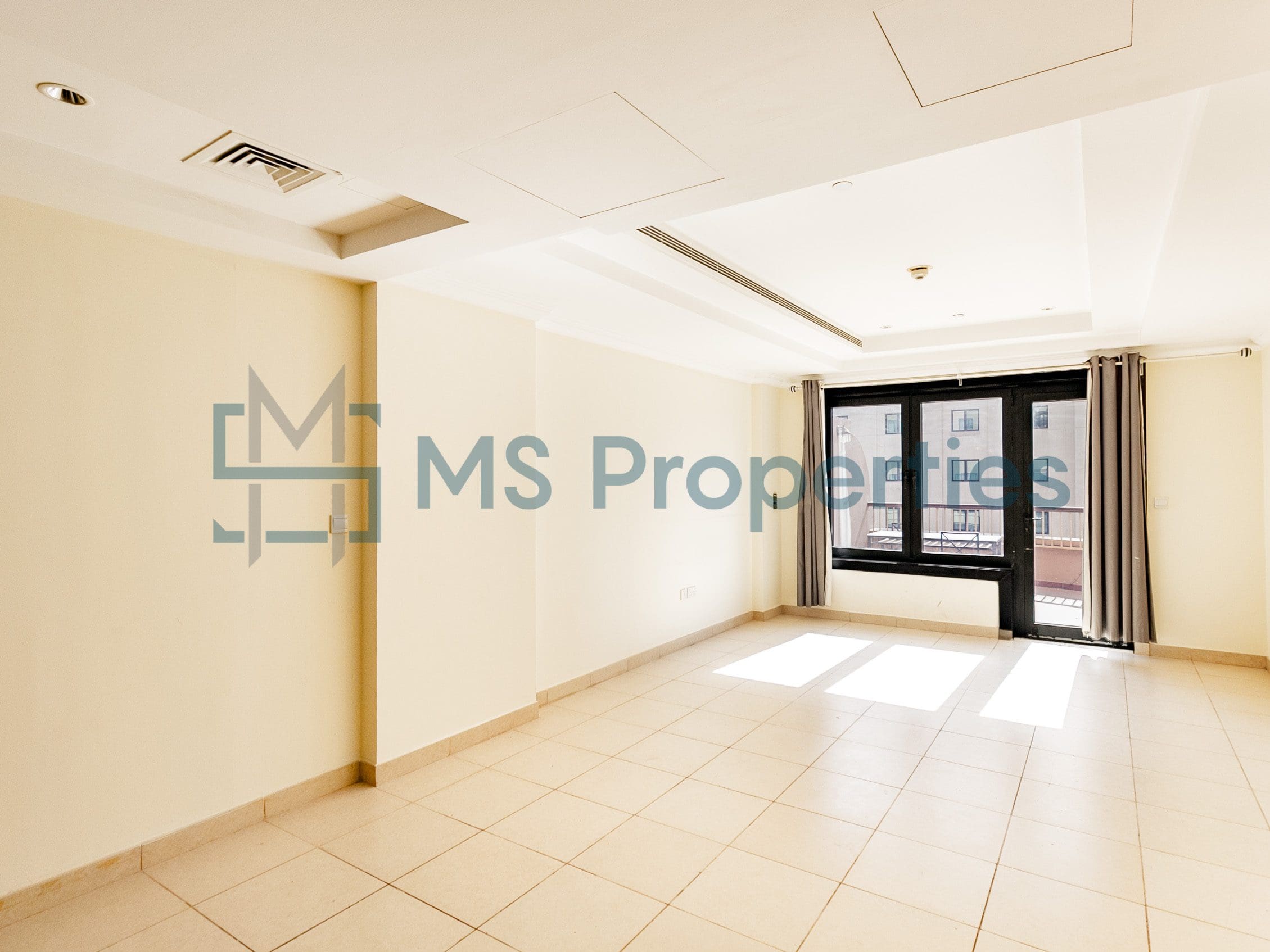 Large Terrace Studio Apartment Marina View Balcony