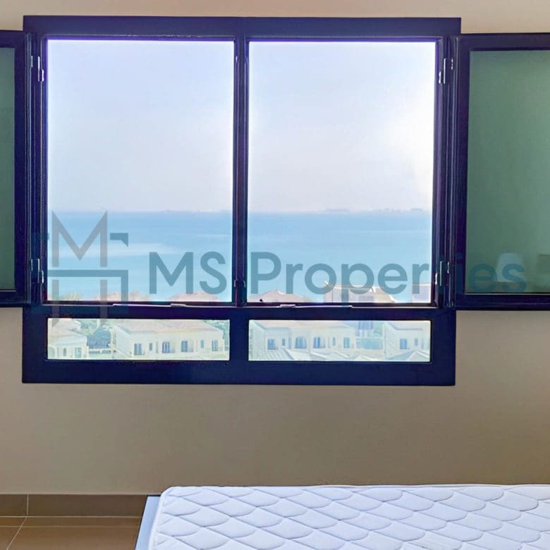 Perfect Studio Apartment with Sea View Window