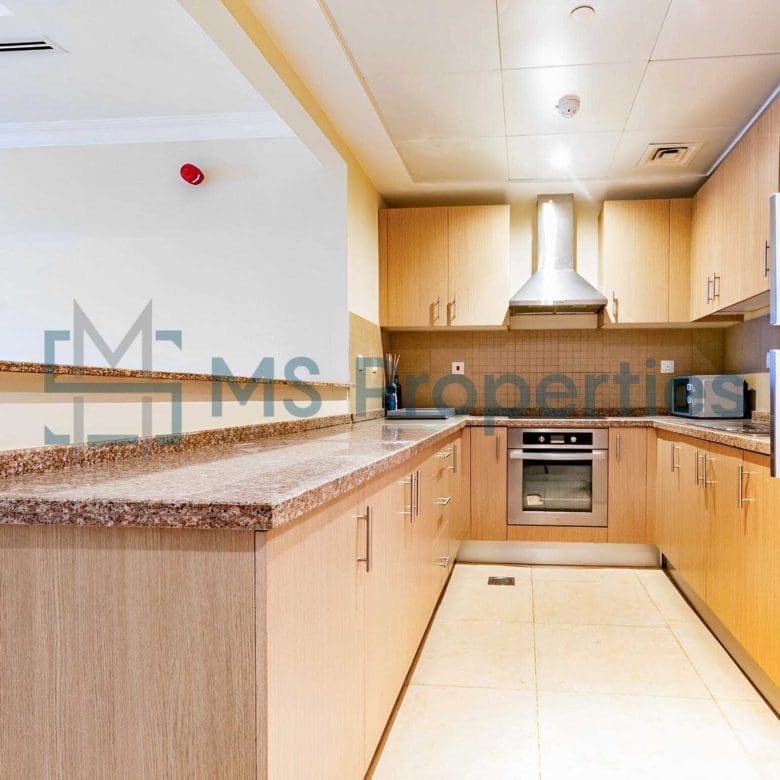 Perfect Studio Apartment with Sea View Window