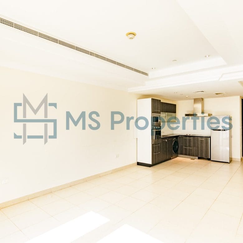 Large Terrace Studio Apartment Marina View Balcony