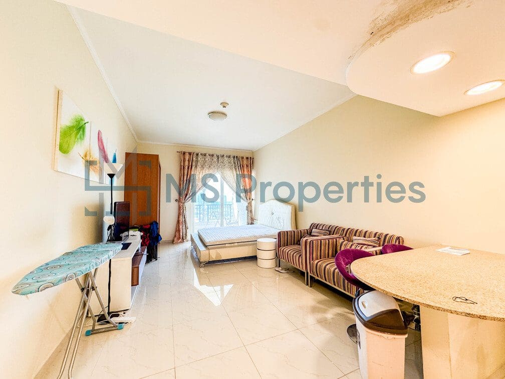 Charming Studio Apartment with Sea View Balcony