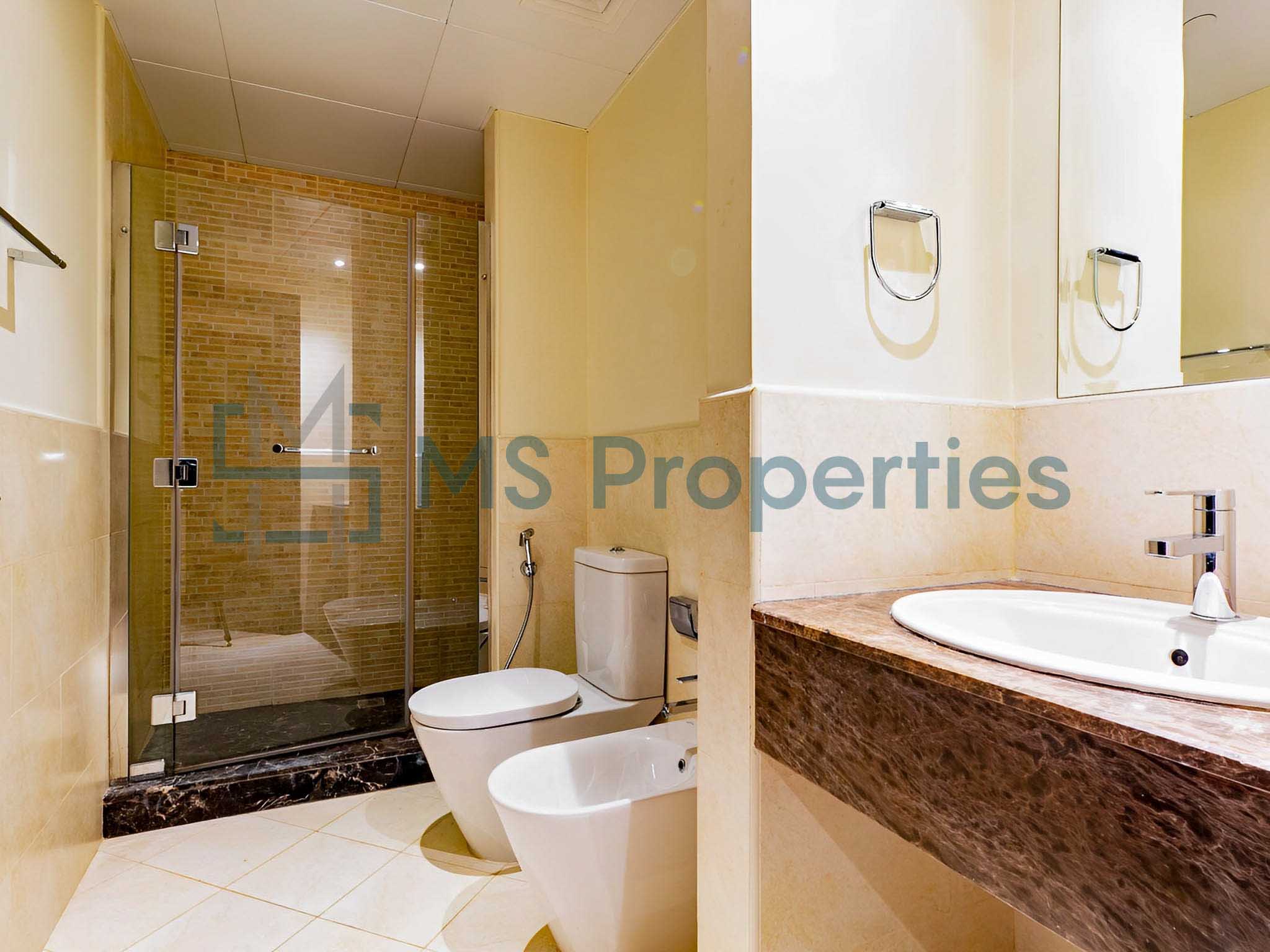Perfect Studio Apartment with Sea View Window