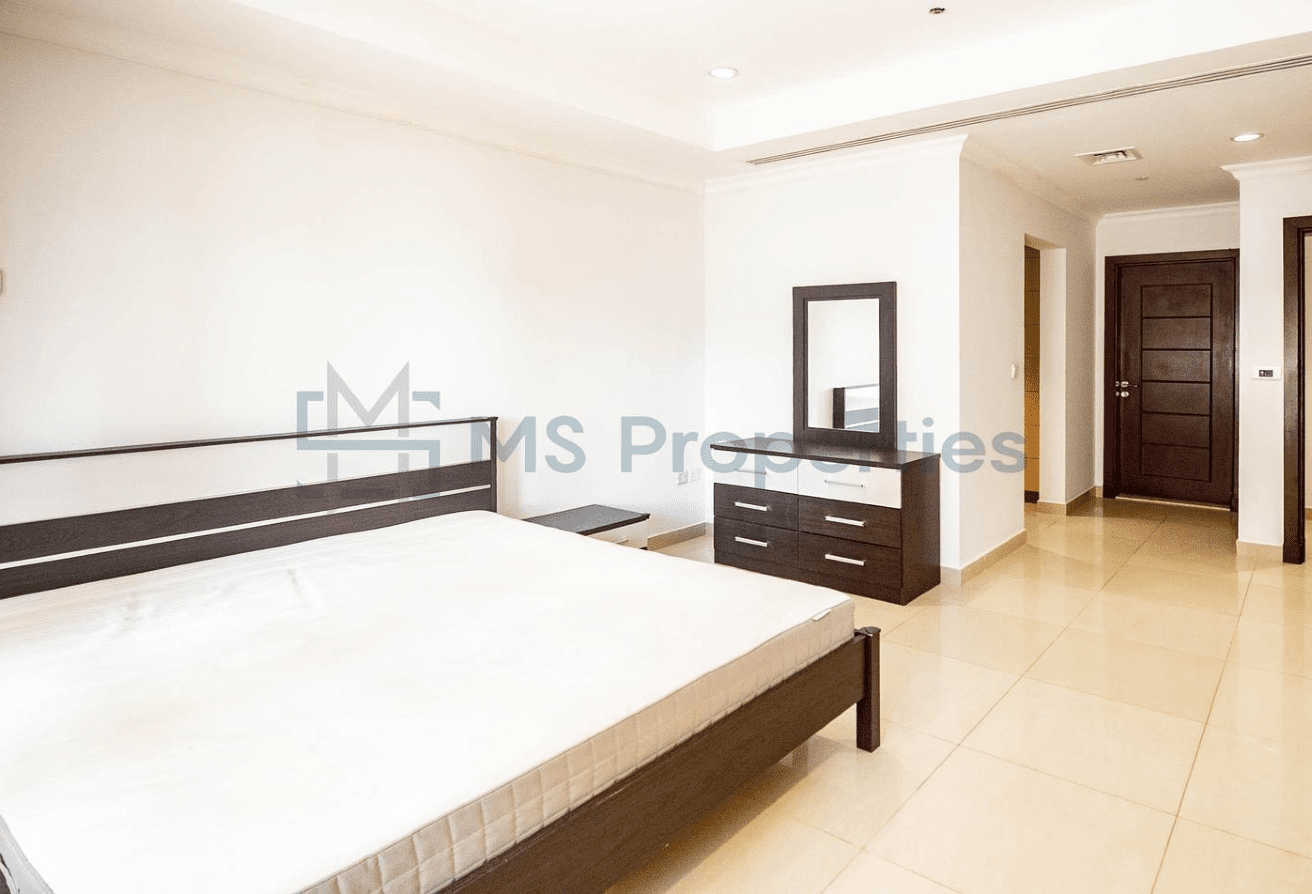 Spacious 1BHK Apartment with Balcony in The Pearl