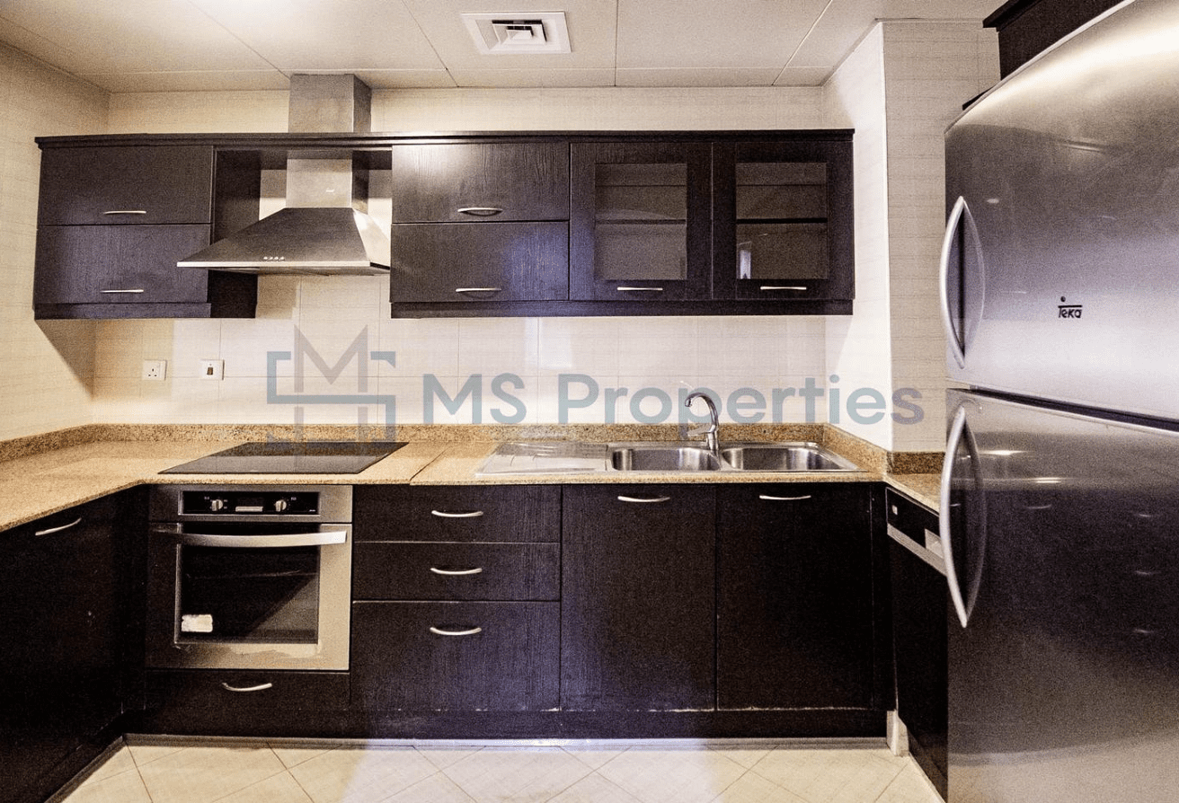 Spacious 1BHK Apartment with Balcony in The Pearl