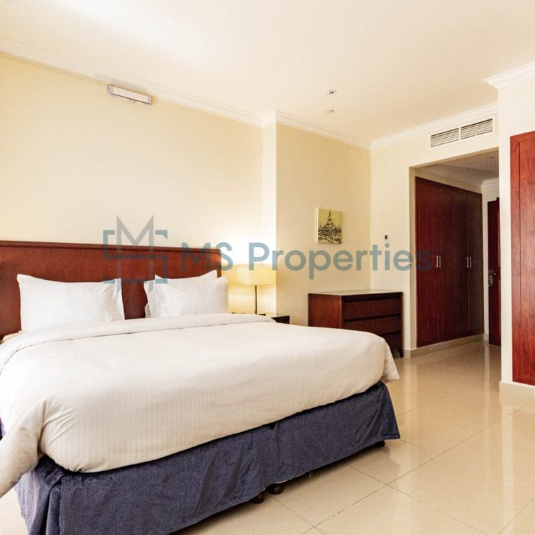 Stunningly Furnished 1BHK Flat in Amazing Location
