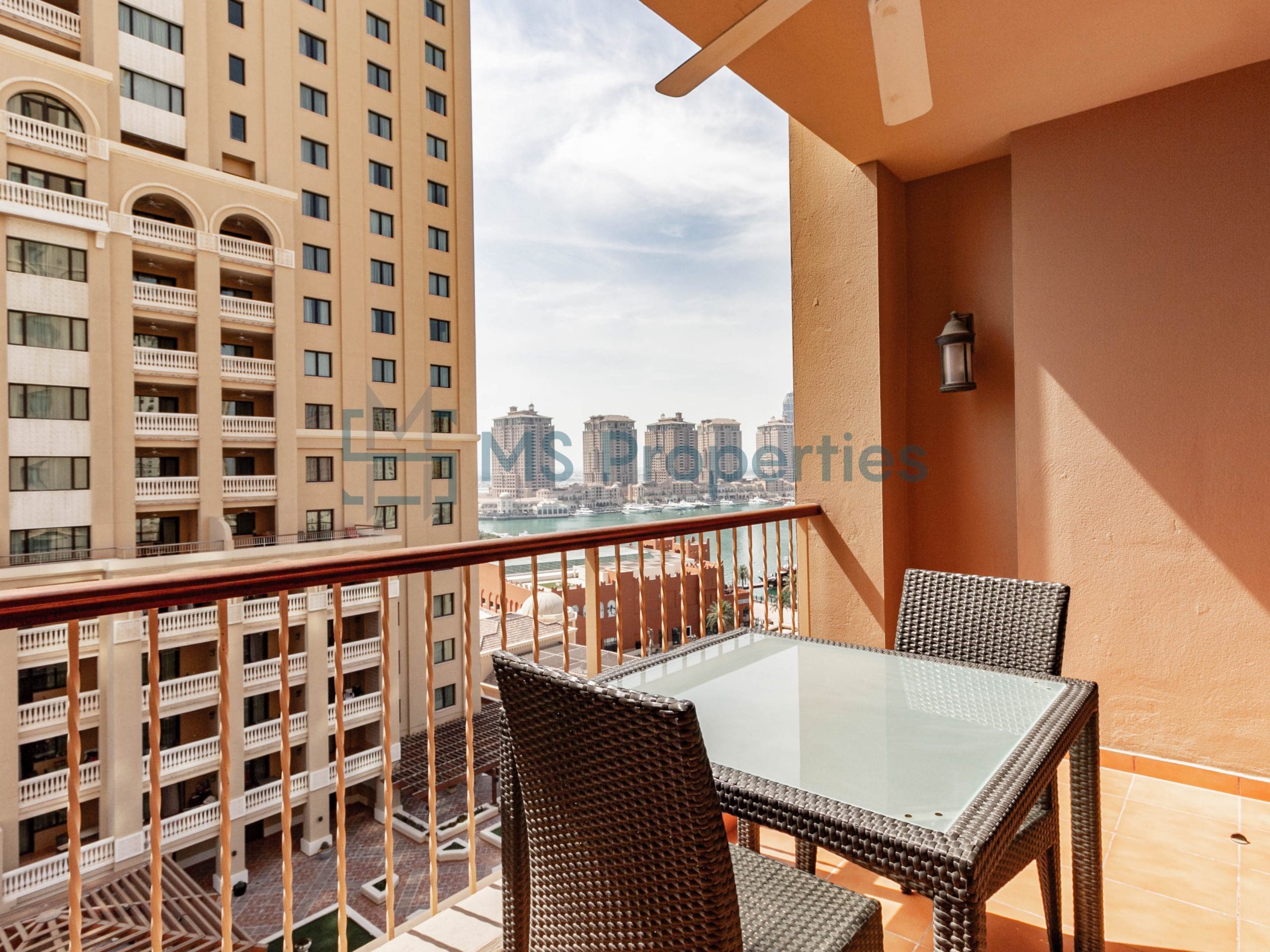 Stunningly Furnished 1BHK Flat in Amazing Location