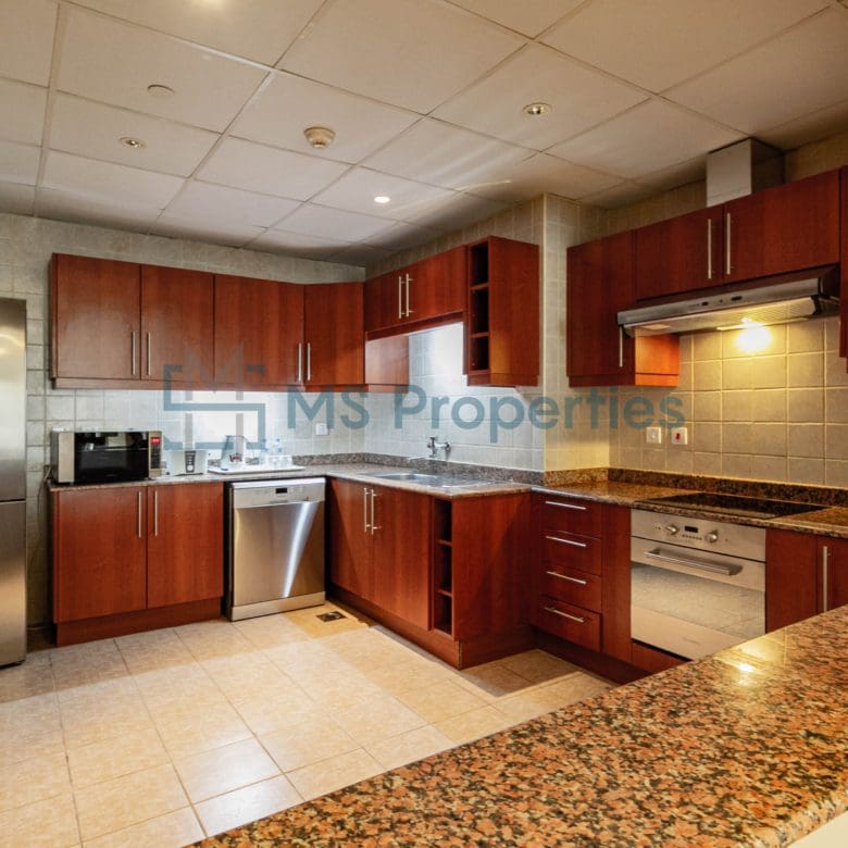 Stunningly Furnished 1BHK Flat in Amazing Location