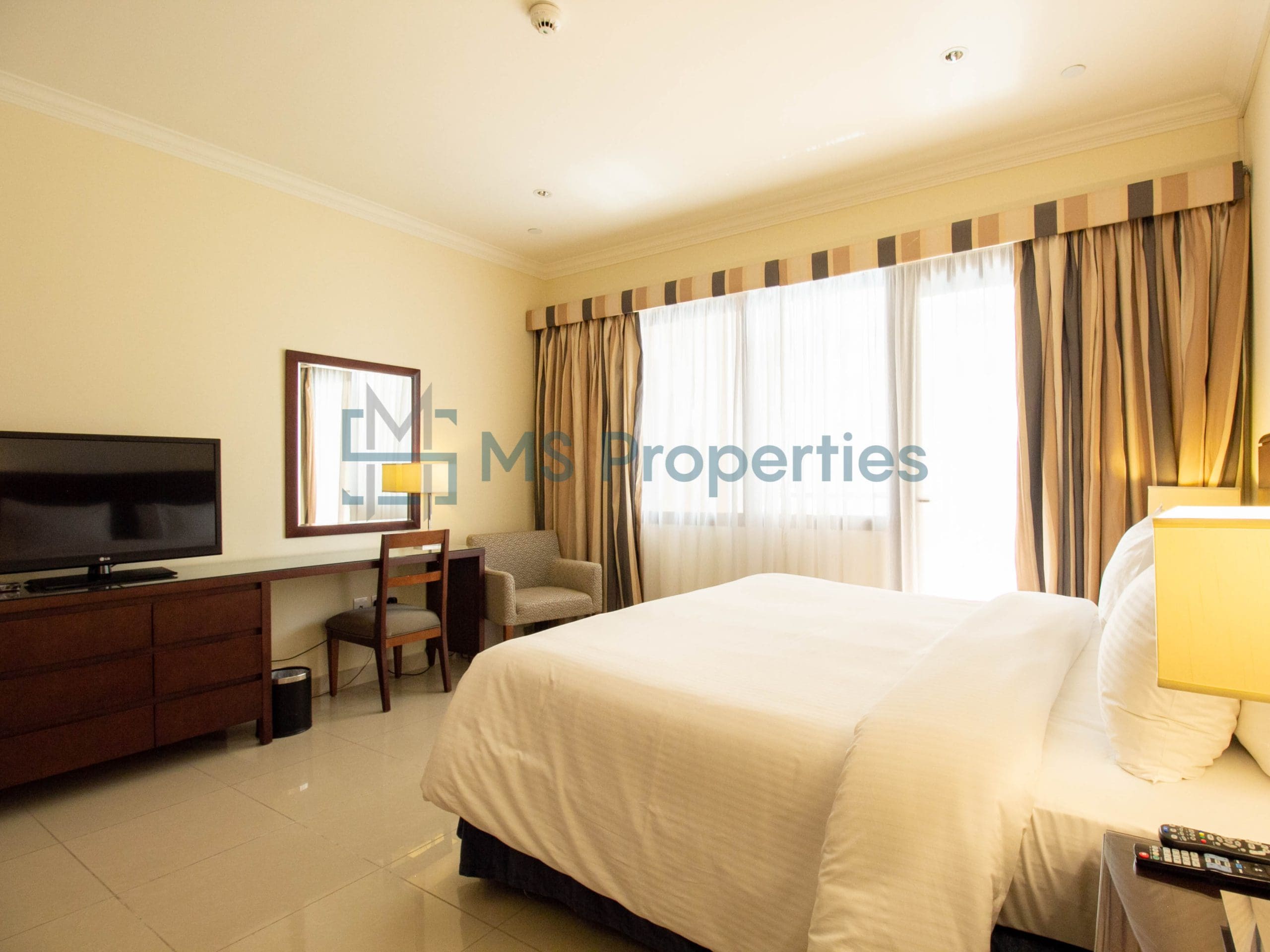 Stunningly Furnished 1BHK Flat in Amazing Location