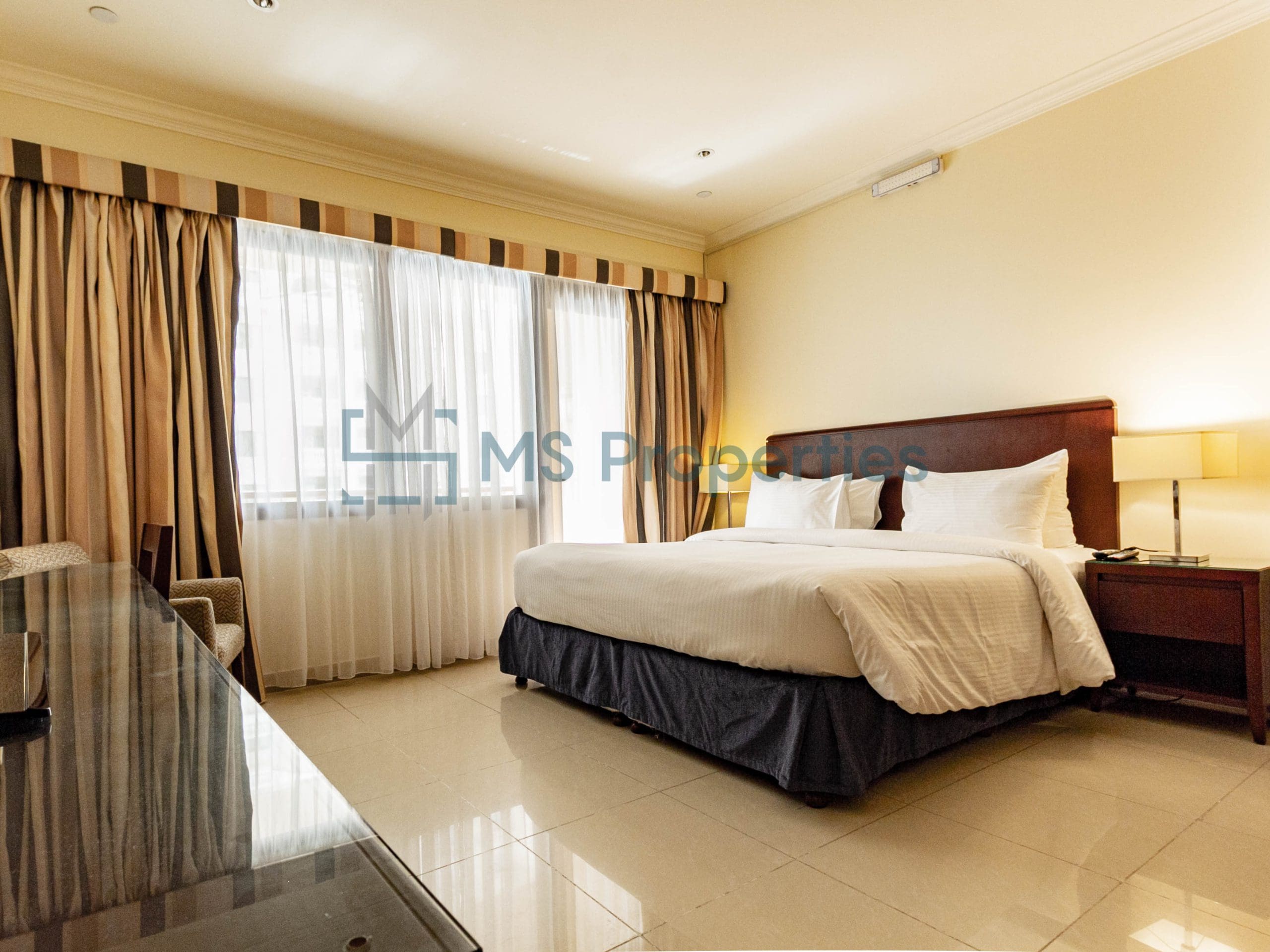 Stunningly Furnished 1BHK Flat in Amazing Location