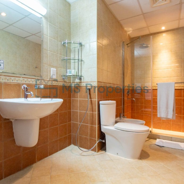 Stunningly Furnished 1BHK Flat in Amazing Location