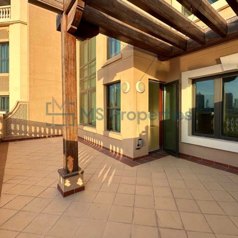 Spacious 4BR + Maid’s Townhouse the Prime location of The Pearl
