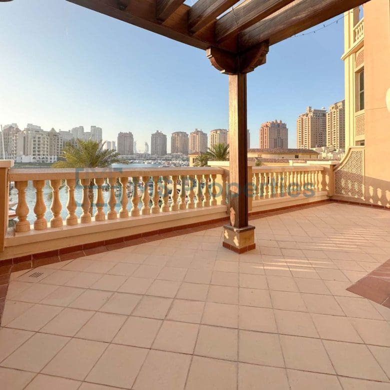 Spacious 4BR + Maid’s Townhouse the Prime location of The Pearl