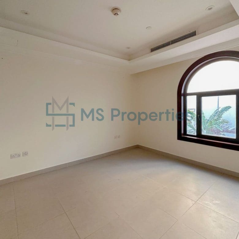 Spacious 4BR + Maid’s Townhouse the Prime location of The Pearl