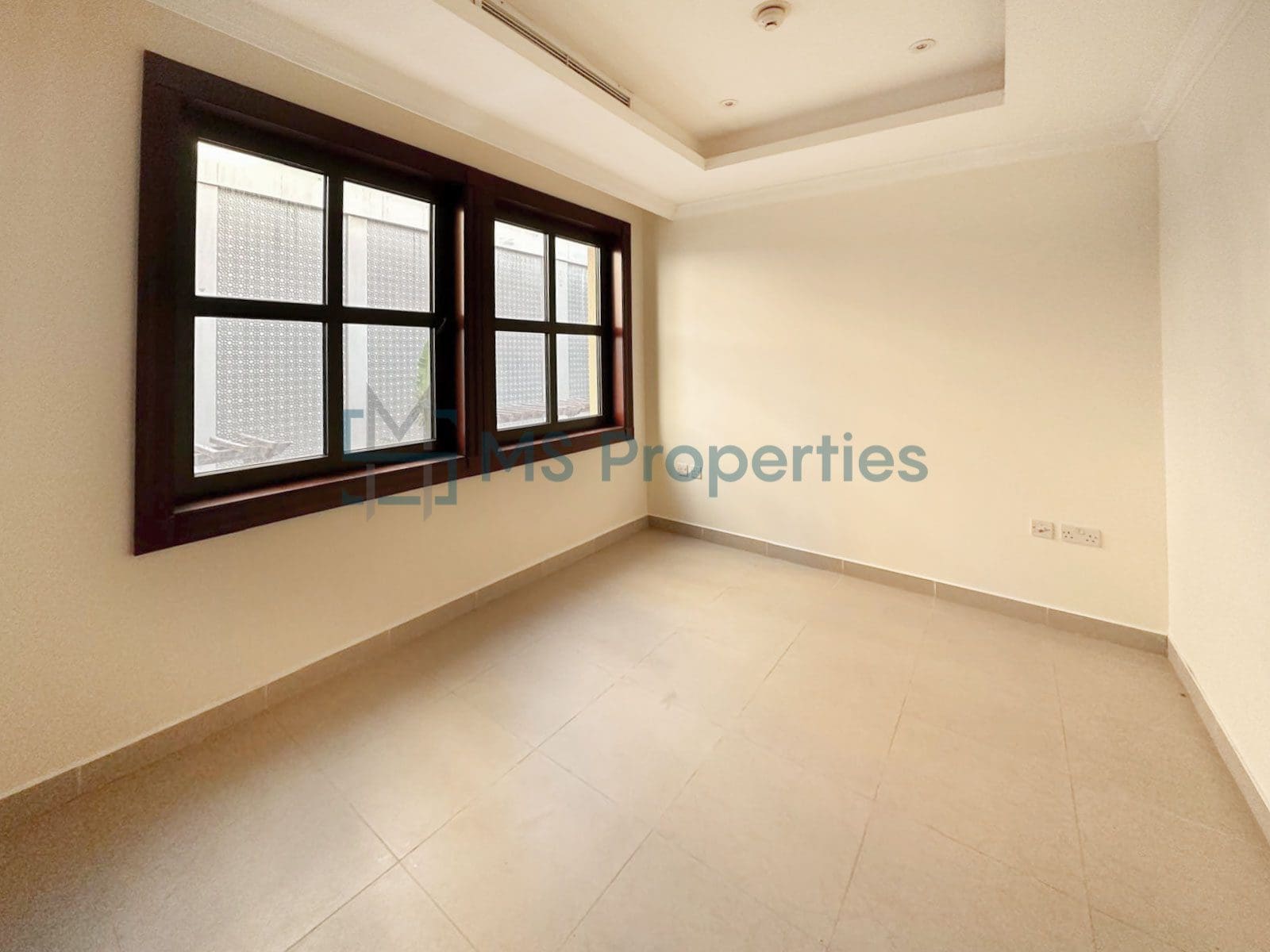 Spacious 4BR + Maid’s Townhouse the Prime location of The Pearl