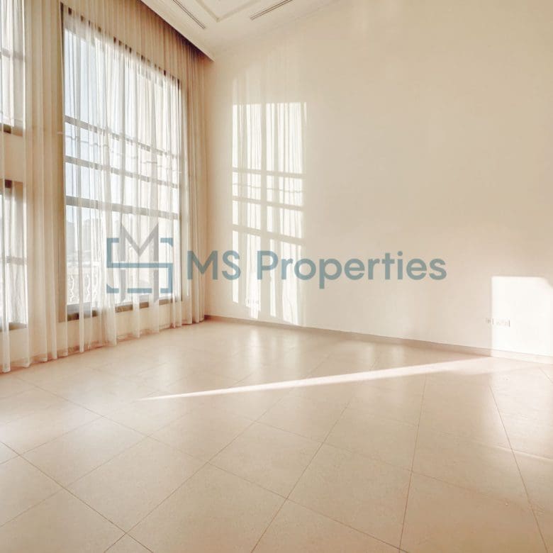 Spacious 4BR + Maid’s Townhouse the Prime location of The Pearl